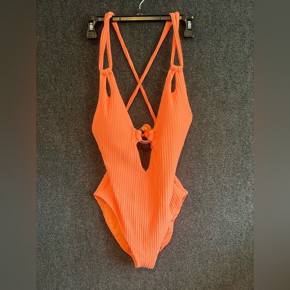 NWT BECCA Line in The Sand Lainey Textured Rib Plunge One-Piece Nectar LARGE - Picture 6 of 7